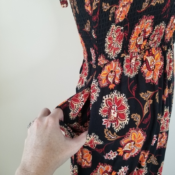 Band of Gypsies Floral Print Smocked Maxi Dress Side Slit Pockets Size M Boho - Picture 15 of 15